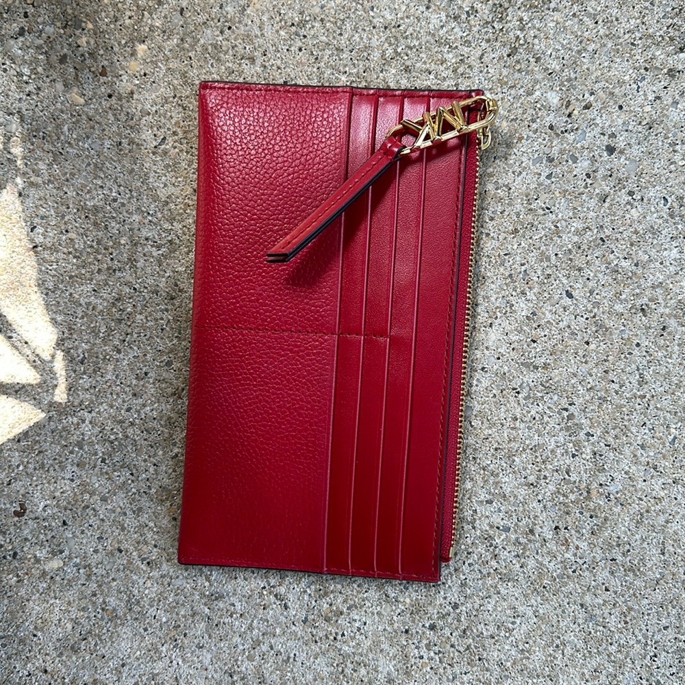 Michael kors wristlet fits up to 6 cards